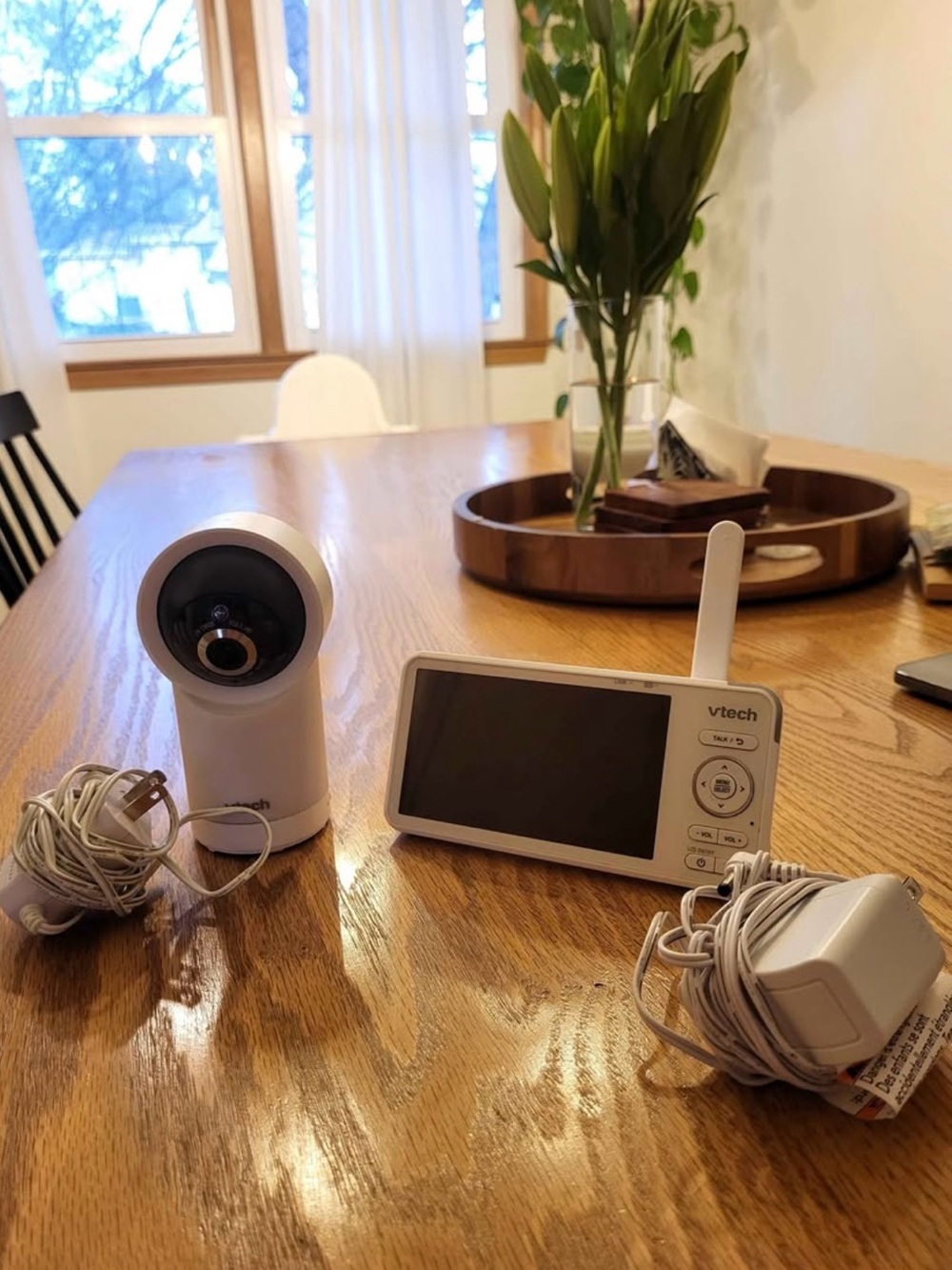 VTech White Baby Monitor with Camera and Parent Unit